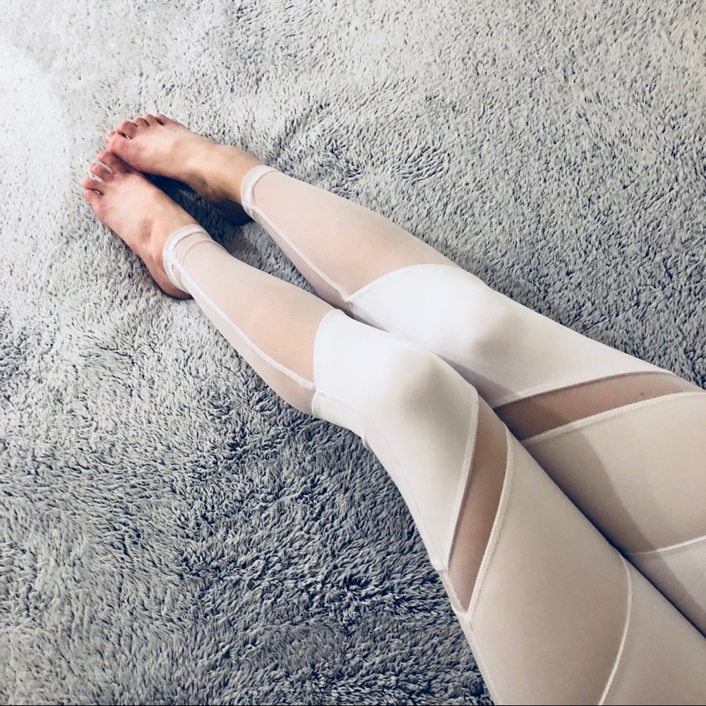 Tribal White Leggings (Comparable to Alo!)